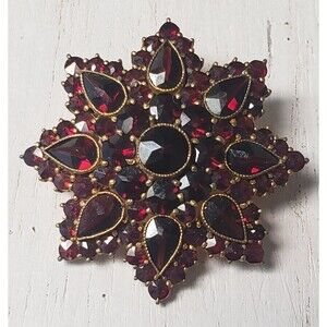 Antique Victorian Style Bohemian Red Garnet Gemstone Rose Cut GF Star Brooch